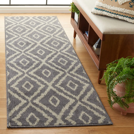Safavieh Pyramid 2'-2" x 8'-0" Rug in Charcoal / Light Grey