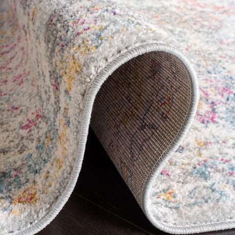 Safavieh Madison 4'-0" x 6'-0" Rug in Grey / Gold