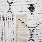 Safavieh Casablanca 4'-0" x 6'-0" Rug in Ivory / Black