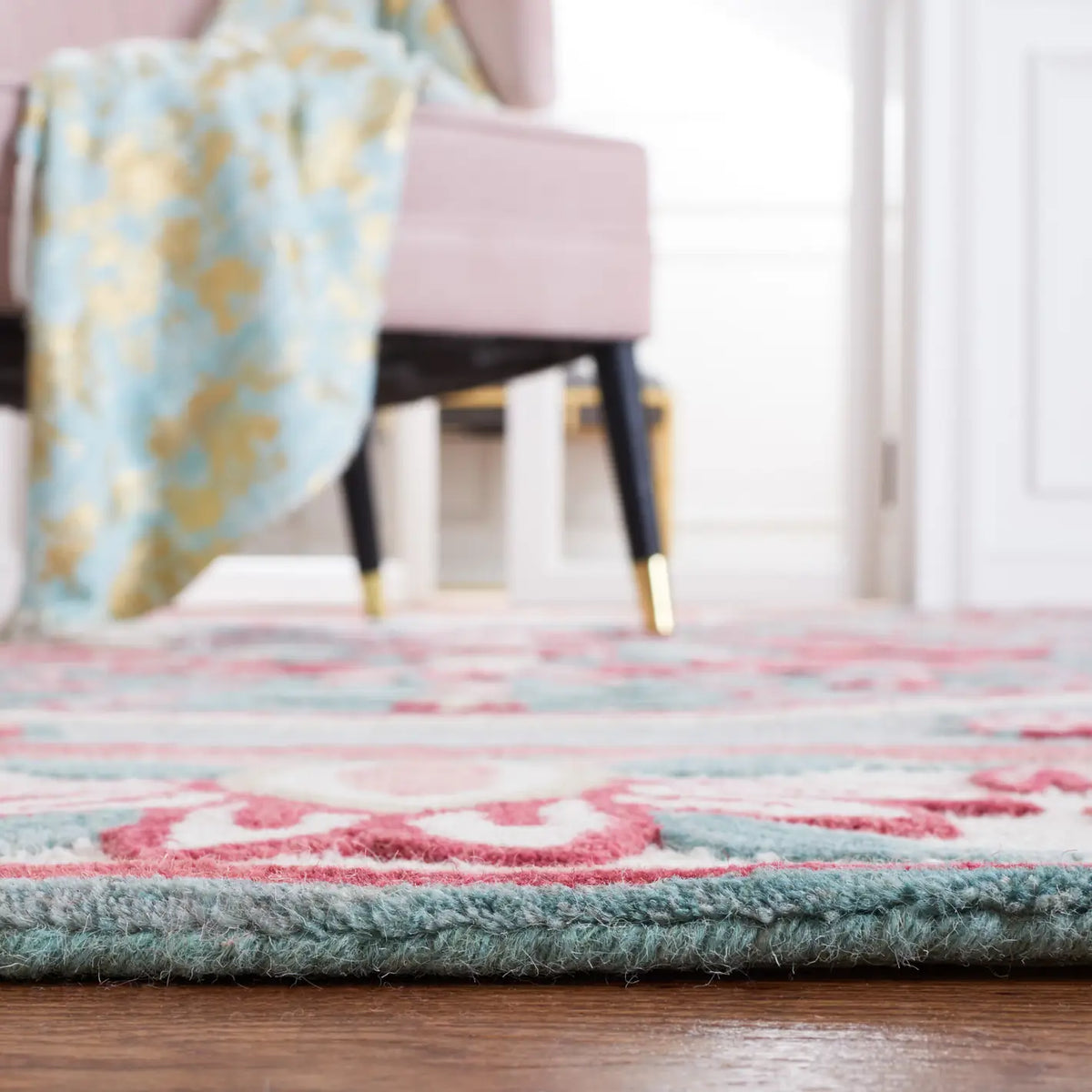 Safavieh Bellagio 4'-0" x 6'-0" Rug in Light Grey / Ivory