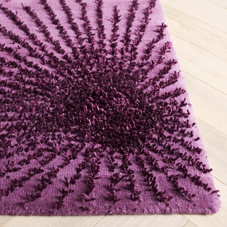 Safavieh Soho 5'-0" x 8'-0" Rug in Purple