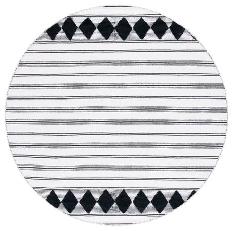 Safavieh Montauk 6'-0" x 6'-0" Rug in Black / Ivory
