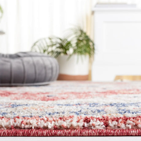 Safavieh Luna 4'-5" x 6'-5" Rug in Beige / Blue Rust