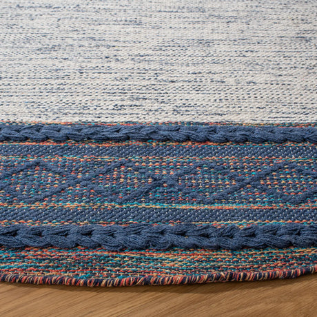 Safavieh Montauk 6'-0" x 6'-0" Rug in Navy / Beige