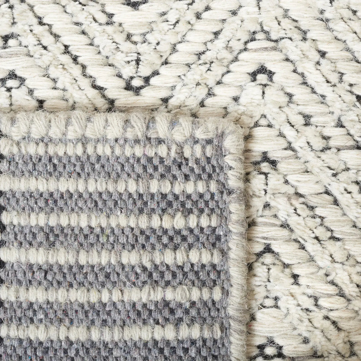 Safavieh Martha Stewart 4'-0" x 6'-0" Rug in Grey / Ivory