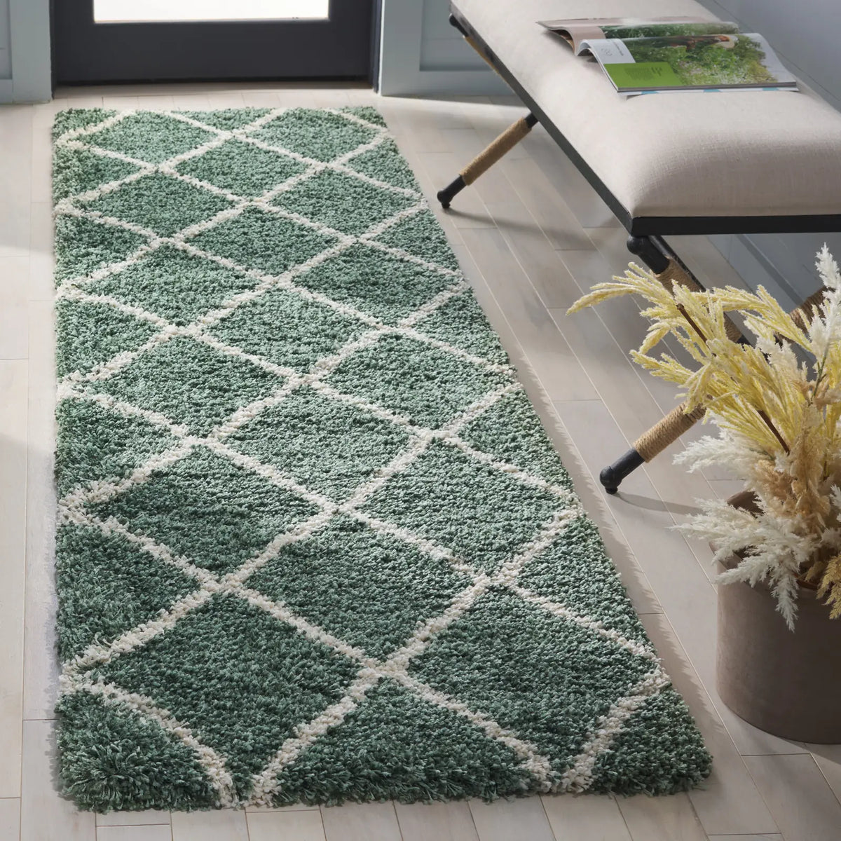 Safavieh Hudson Shag 2'-3" x 8'-0" Rug in Green / Ivory