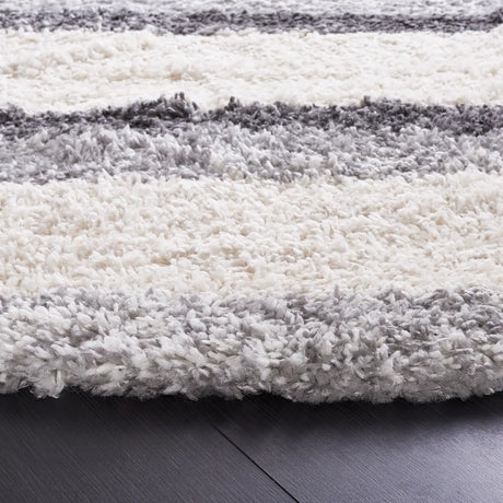 Safavieh Fontana Shag  800 6'-7" x 6'-7" Rug in Ivory / Grey