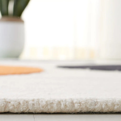 Safavieh Rodeo Drive 4'-0" x 6'-0" Rug in Green / Black