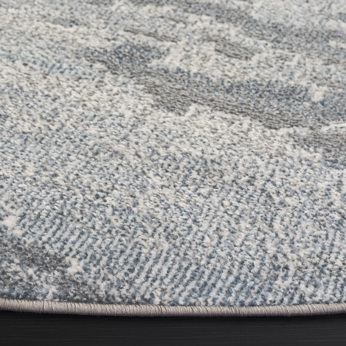 Safavieh Blair Washable 6'-7" x 6'-7" Rug in Blue / Grey