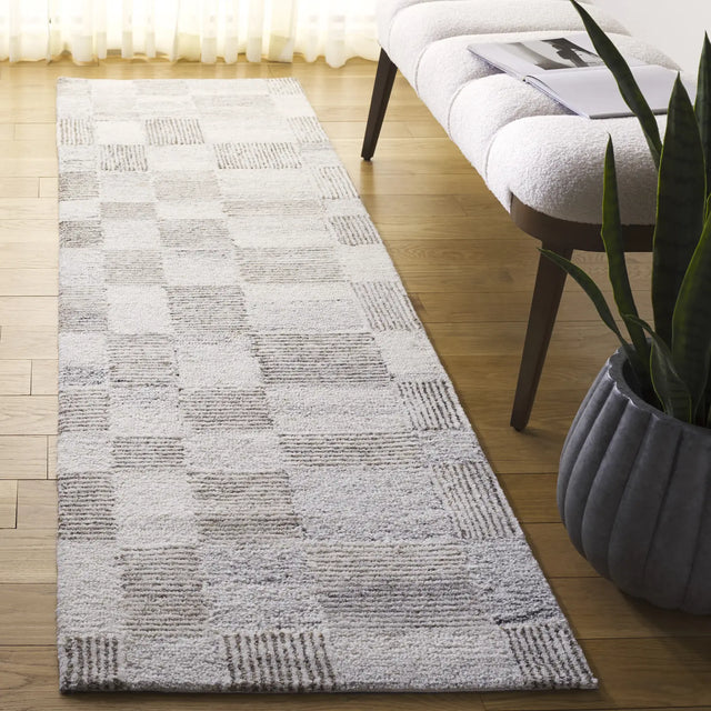Safavieh Pine 2'-3" x 8'-0" Rug in Beige / Brown