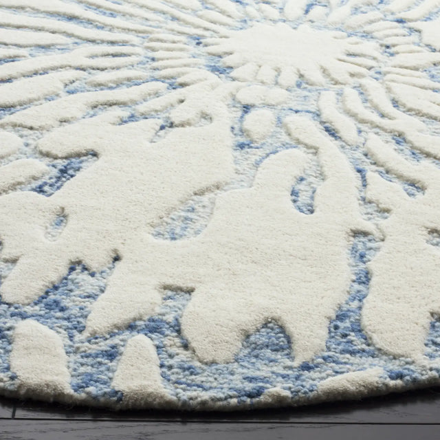 Safavieh Bella 5'-0" x 5'-0" Rug in Dark Blue / Ivory