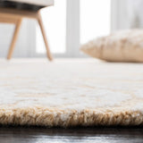 Safavieh Metro 4'-0" x 6'-0" Rug in Gold / Ivory