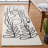 Safavieh Fifth Avenue 2'-3" x 8'-0" Rug in Ivory / Black