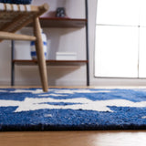 Safavieh Kilim 4'-0" x 6'-0" Rug in Navy / Ivory