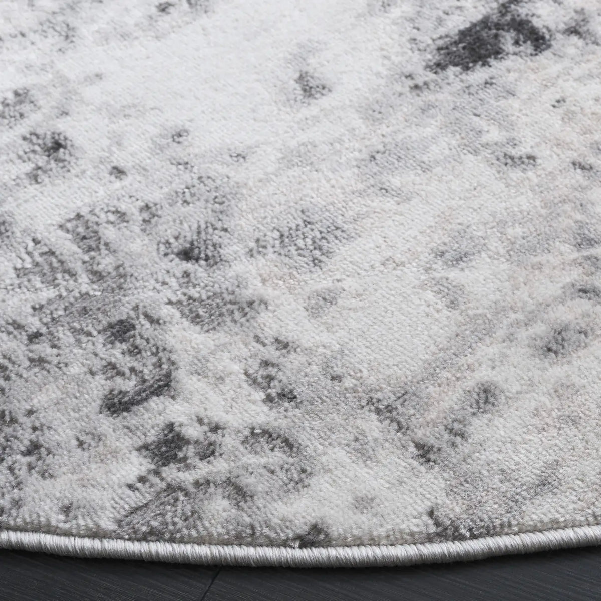 Safavieh Lagoon 6'-7" x 6'-7" Rug in Ivory / Grey