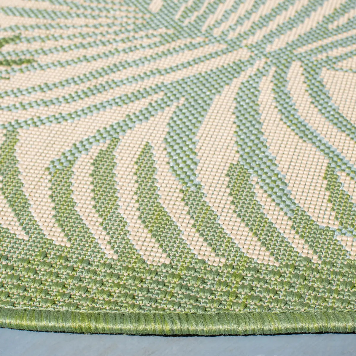 Safavieh Courtyard 6'-7" x 6'-7" Rug in Cream / Green