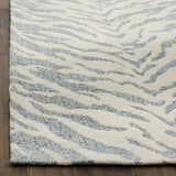 Safavieh Marbella 5'-0" x 8'-0" Rug in Blue / Ivory