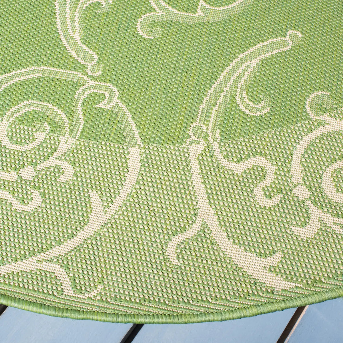 Safavieh Courtyard 5'-3" x 5'-3" Rug in Olive / Natural
