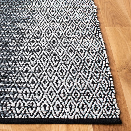 Safavieh Vintage Leather 4'-0" x 6'-0" Rug in Light Grey / Charcoal