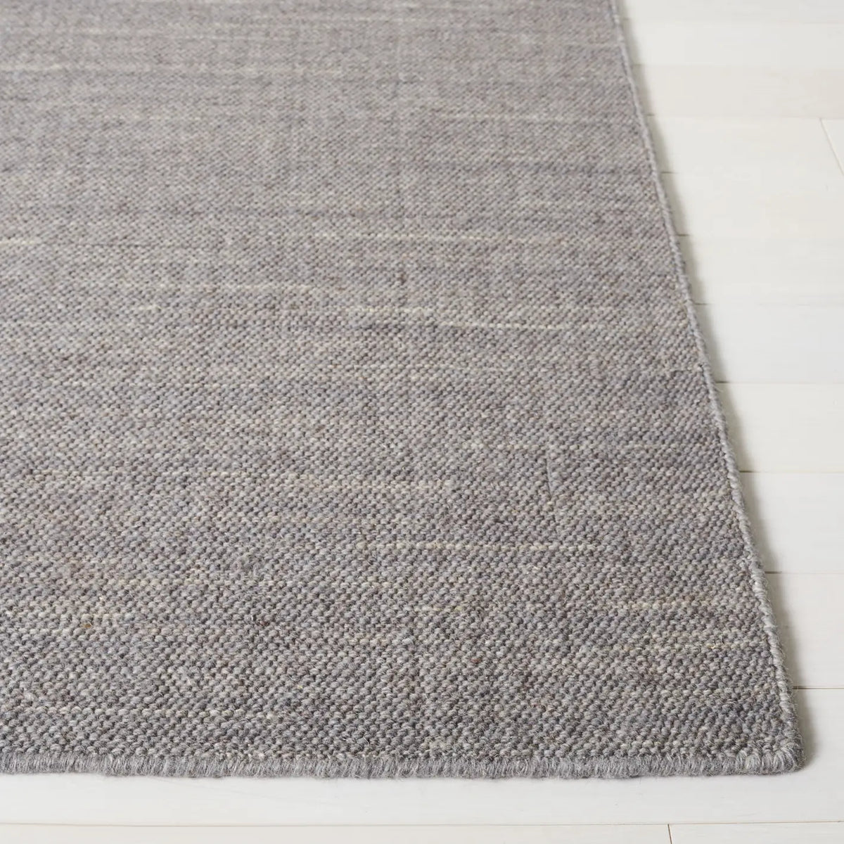 Safavieh Kilim 4'-0" x 6'-0" Rug in Light Grey