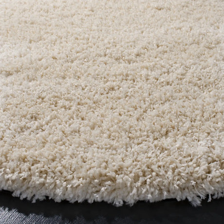Safavieh Shag 5'-3" x 5'-3" Rug in Ivory