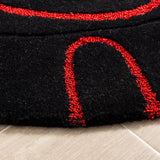 Safavieh Soho 6'-0" x 6'-0" Rug in Black / Red