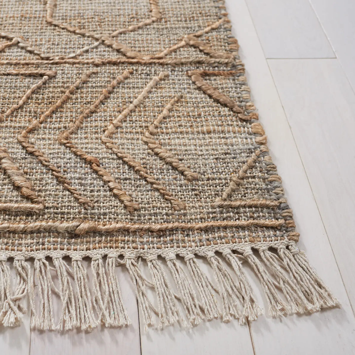 Safavieh Natural Fiber 4'-0" x 6'-0" Rug in Natural / Beige