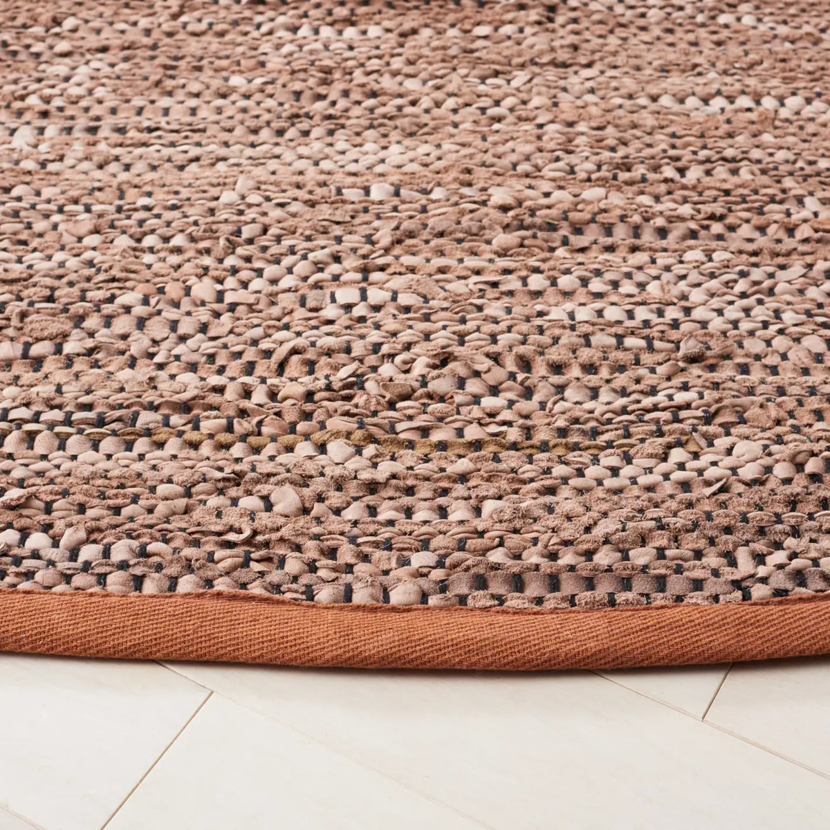 Safavieh Vintage Leather 7'-0" x 7'-0" Rug in Rust / Grey