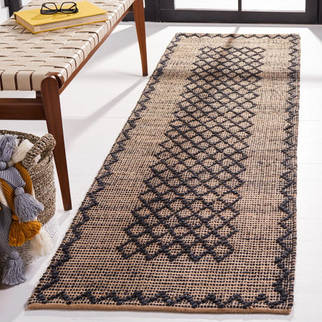 Safavieh Natural Fiber 2'-3" x 8'-0" Rug in Black / Natural