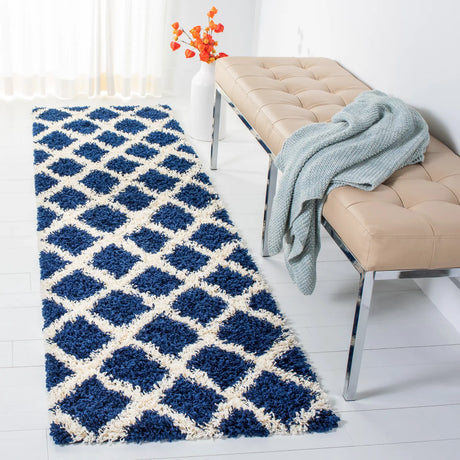 Safavieh Sgd-Dallas Shag 2'-3" x 8'-0" Rug in Navy / Ivory