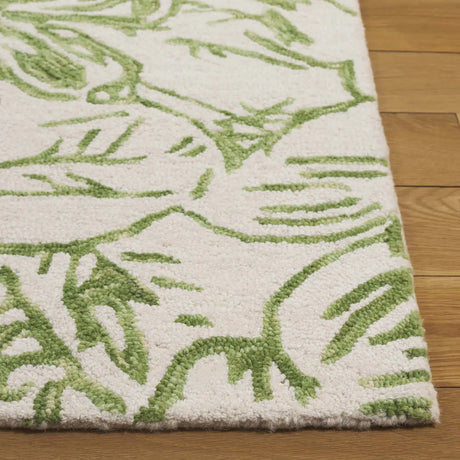 Safavieh Jardin 4'-0" x 6'-0" Rug in Ivory / Green