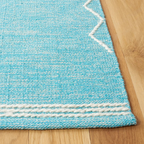 Safavieh Kilim 4'-0" x 6'-0" Rug in Teal / Ivory