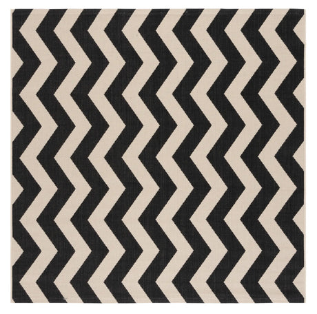 Safavieh Courtyard 6'-7" x 6'-7" Rug in Black / Beige