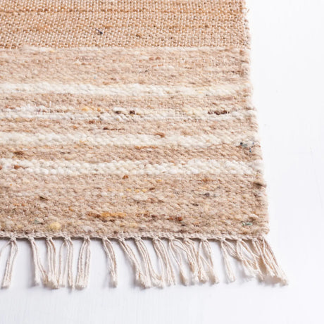 Safavieh Natura 4'-0" x 6'-0" Rug in Natural / Ivory