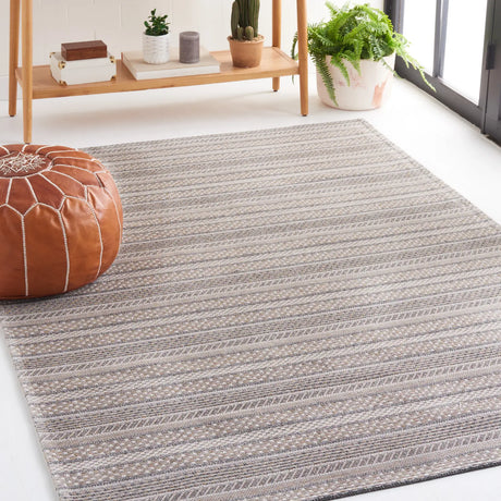 Safavieh Martha Stewart 5'-0" x 7'-0" Rug in Grey / Taupe