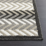 Safavieh Pyramid 4'-5" x 6'-5" Rug in Grey / Ivory Black