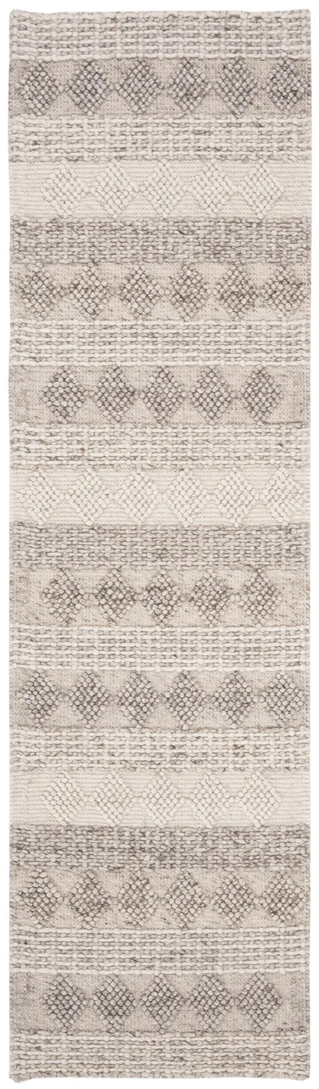 Safavieh Natura 2'-3" x 8'-0" Rug in Beige / Ivory
