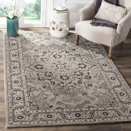 Safavieh Antiquity 5'-0" x 8'-0" Rug in Grey / Beige