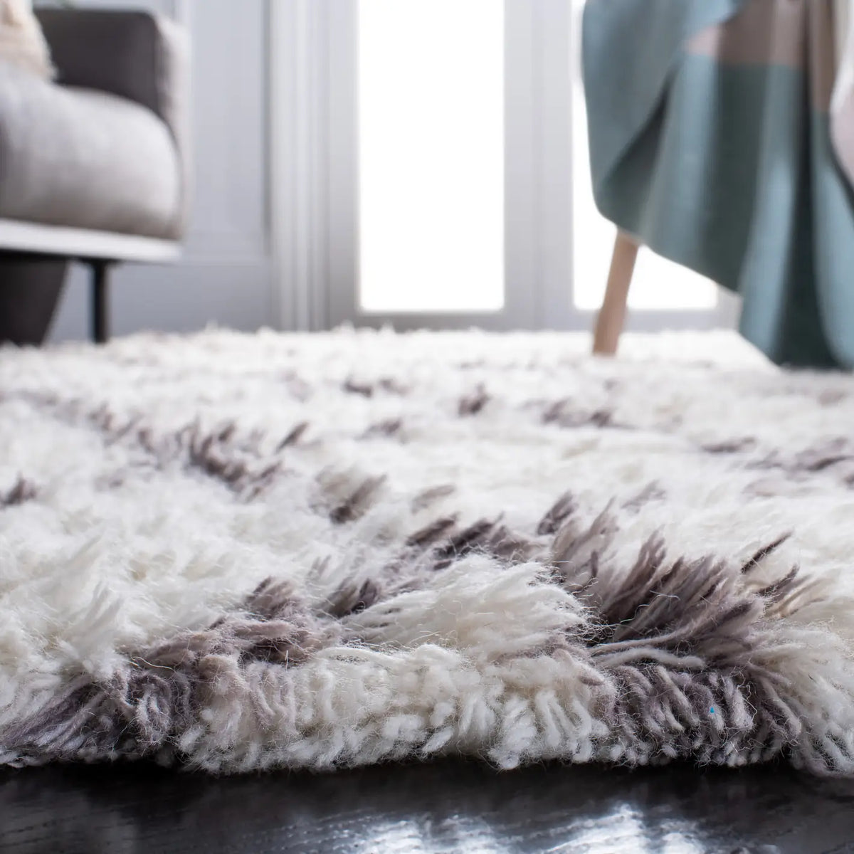 Safavieh Kenya 6'-0" x 9'-0" Rug in Ivory / Grey