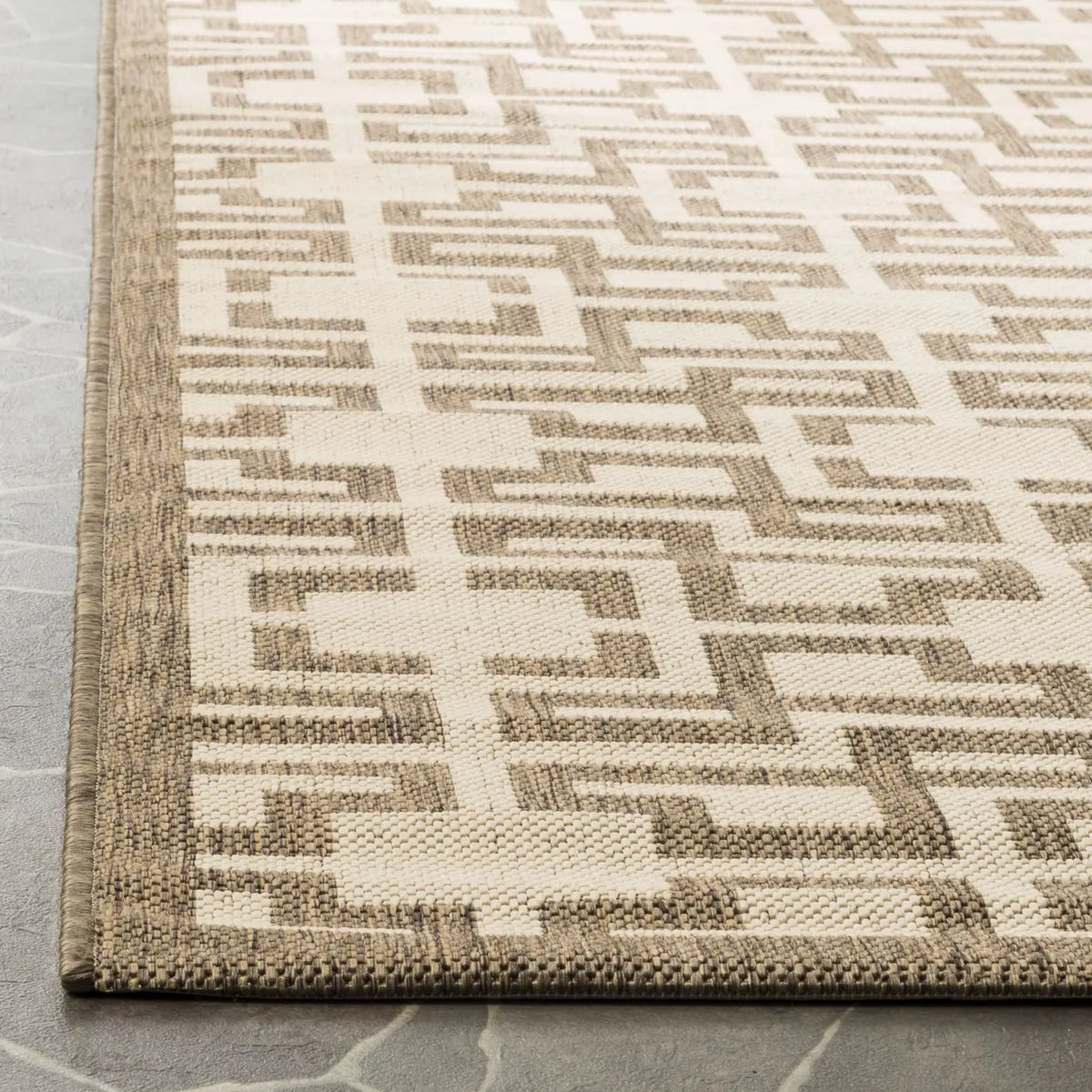 Safavieh Martha Stewart 4'-0" x 5'-7" Rug in Beige / Brown