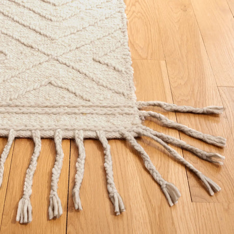 Safavieh Natura 4'-0" x 6'-0" Rug in Ivory