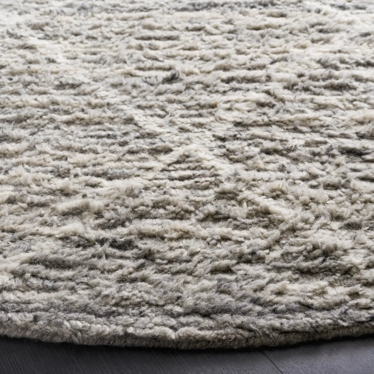 Safavieh Kenya 6'-0" x 6'-0" Rug in Grey / Ivory