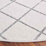 Safavieh Stella 6'-7" x 6'-7" Rug in Ivory / Grey