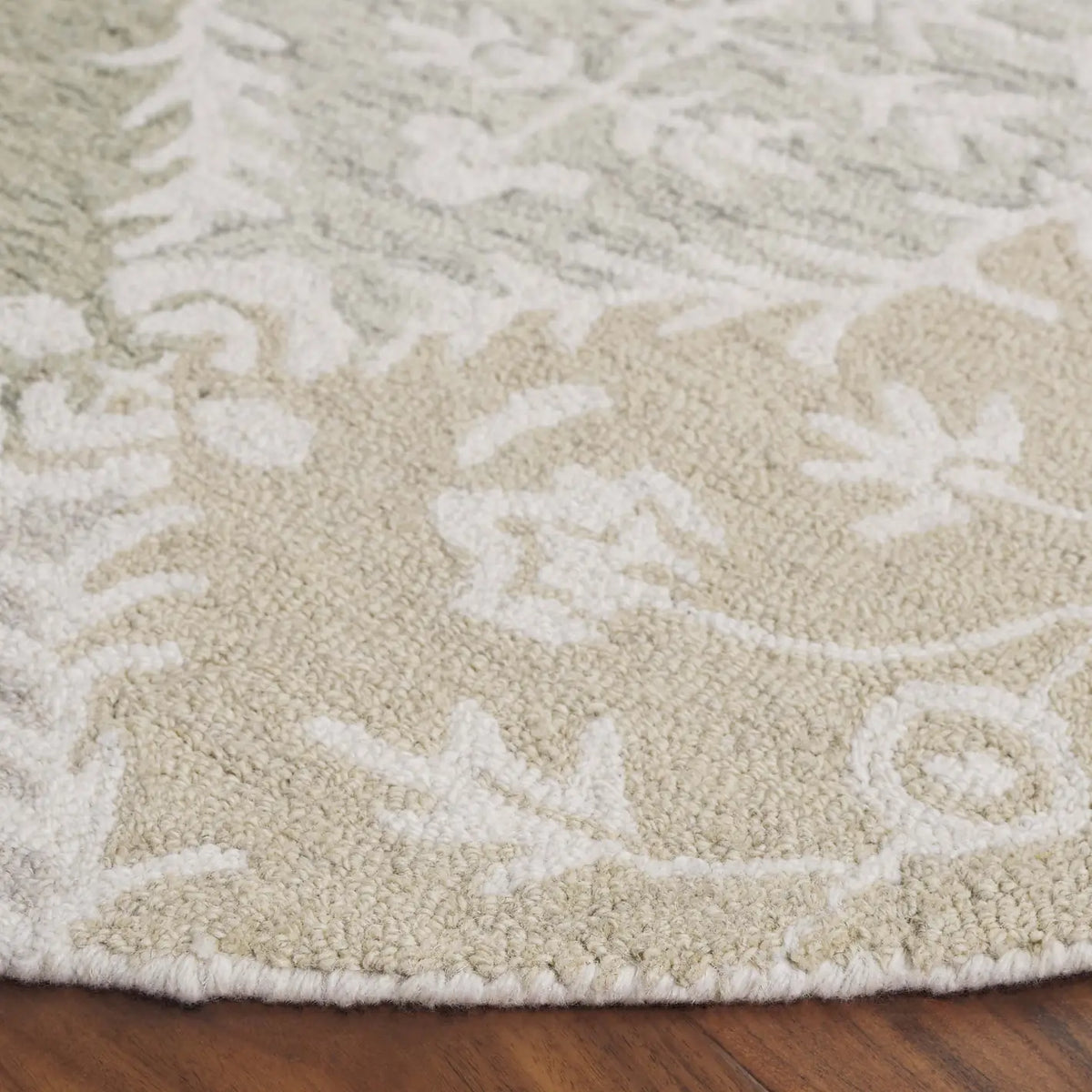 Safavieh Ebony 6'-0" x 6'-0" Rug in Beige / Ivory
