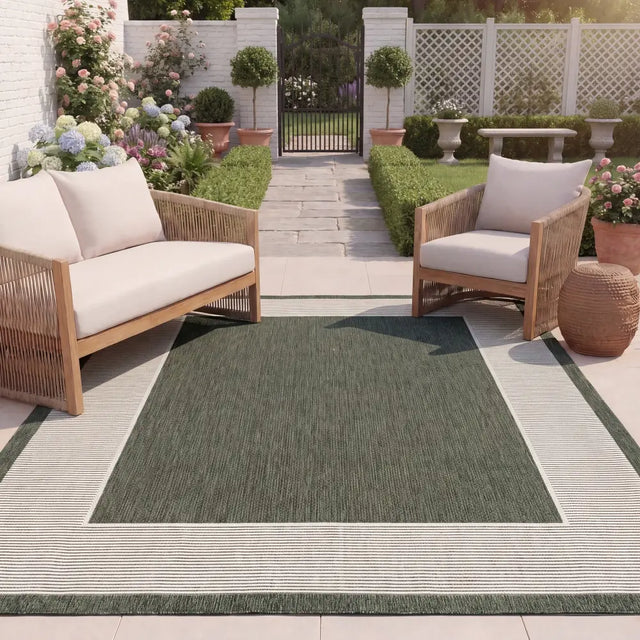 Safavieh Beach House 8'-0" x 10'-0" Rug in Green / Ivory