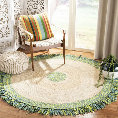 Safavieh Cape Cod 5'-0" x 5'-0" Rug in Green / Natural