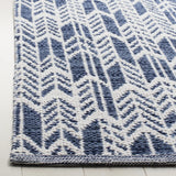 Safavieh Montauk 5'-0" x 8'-0" Rug in Navy / Ivory