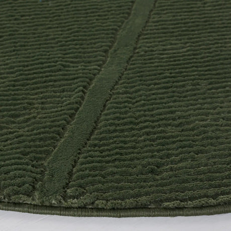 Safavieh Revive 5'-3" x 5'-3" Rug in Green