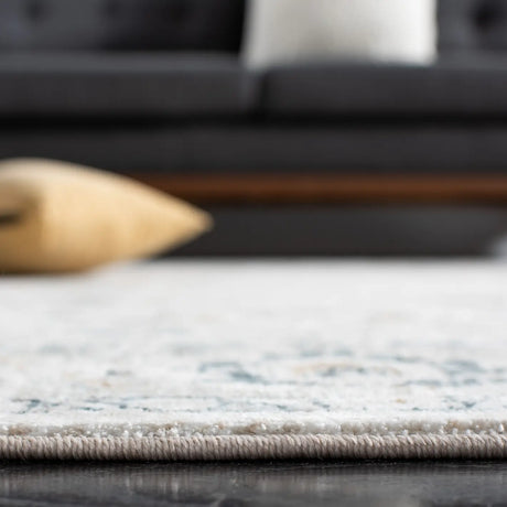 Safavieh Dream 4'-0" x 6'-0" Rug in Ivory / Light Beige