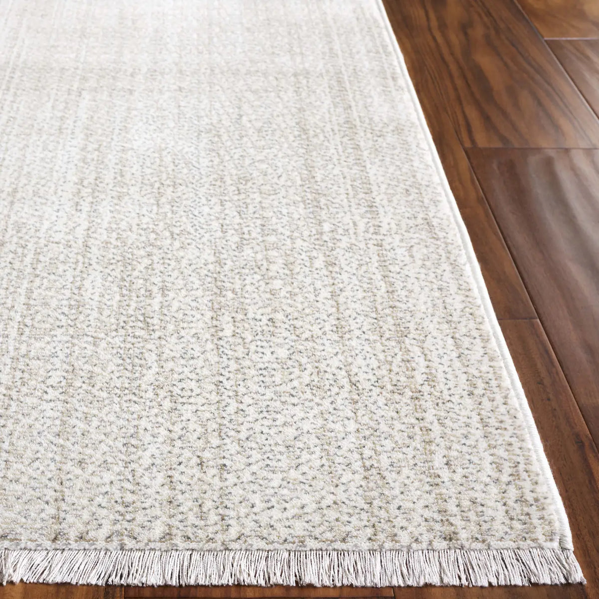 Safavieh Herat 300 6'-0" x 9'-0" Rug in Ivory / Beige